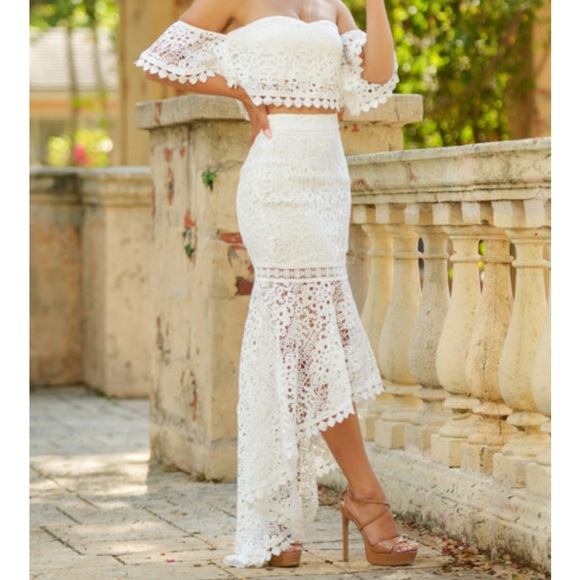 Lady Black Tie Two Piece Set - Picture 4 of 9